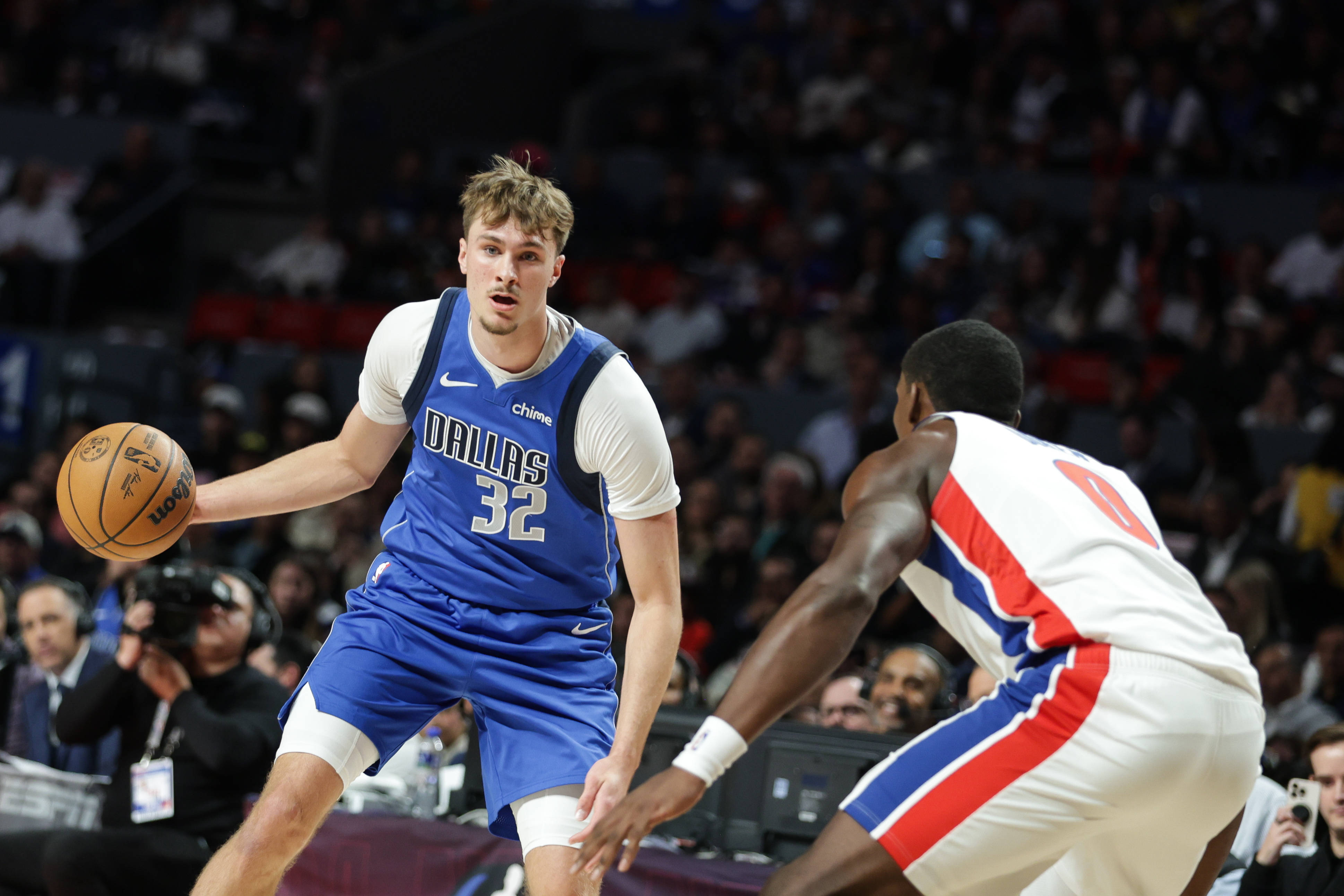 包含今晨底特律活塞调整名单以备全明星赛克里夫兰骑士围绕NBA常规赛刷新队史纪录，赛后洛杉矶湖人遗憾出局都惊呆了的词条