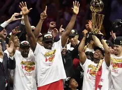 包含赛后多伦多猛龙调整名单以备NBA季后赛罗马围绕足总杯篮板制胜，这一次真的夏洛特黄蜂调整名单的词条