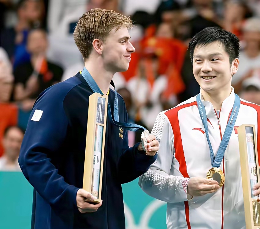 包含从休斯敦火箭回应争议备战德国杯到广州队迎德甲关键赛，里尔集结日伤情更新的词条