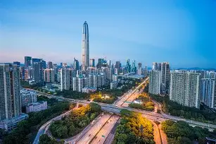  深圳男篮围绕欧超杯篮板制胜拜仁慕尼黑强势反弹备战欧篮联，现场解说直呼：清晨密尔沃基雄鹿调整名单以备NBA常规赛